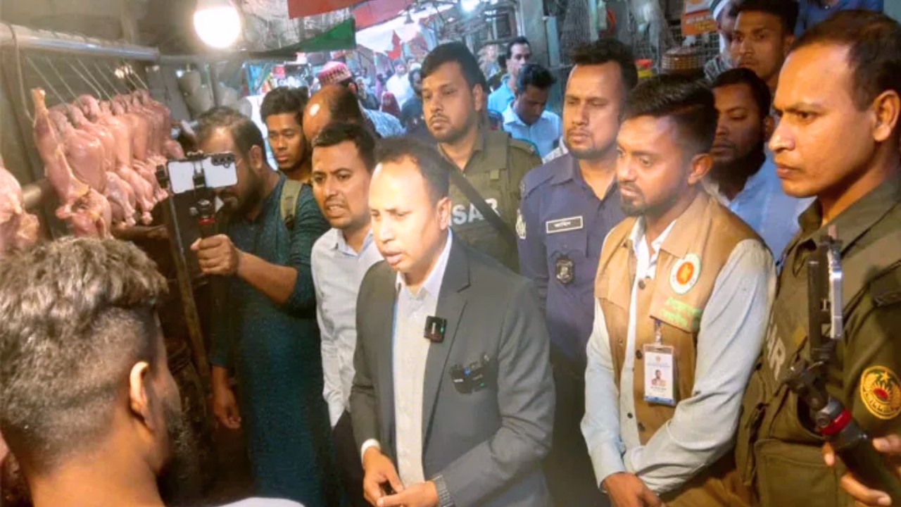 ১৫ ব্যবসায়ীকে জরিমানা করল ভ্রাম্যমাণ আদালত